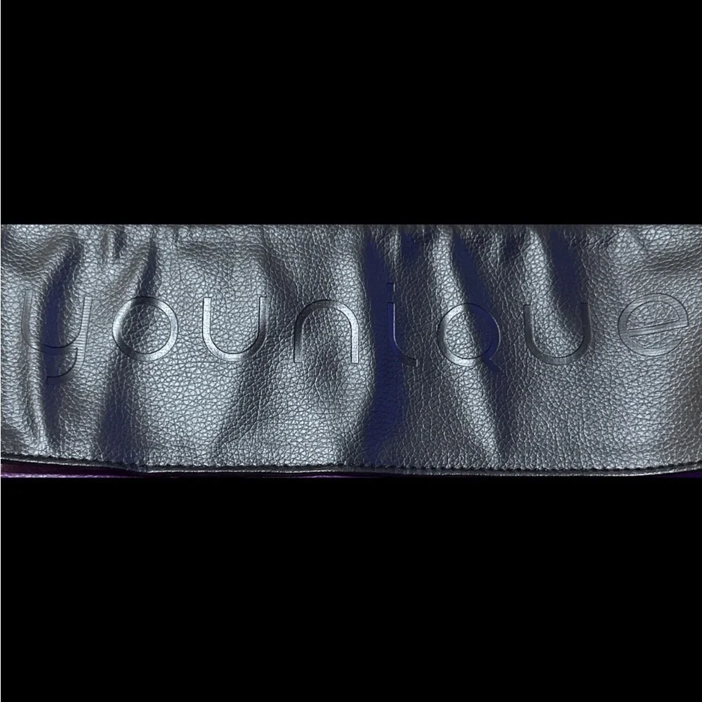 NWOT Younique Makeup Brush Case Roll Up Bag With Zipper Pouch & Tie-15 slots